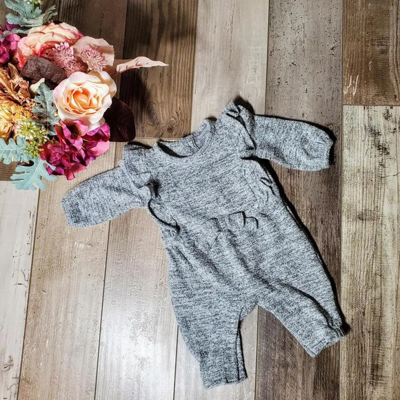 Carter's NB Baby Girl Ruffle Bow Jumpsuit Romper Outfit Soft Gray - Picture 1 of 10